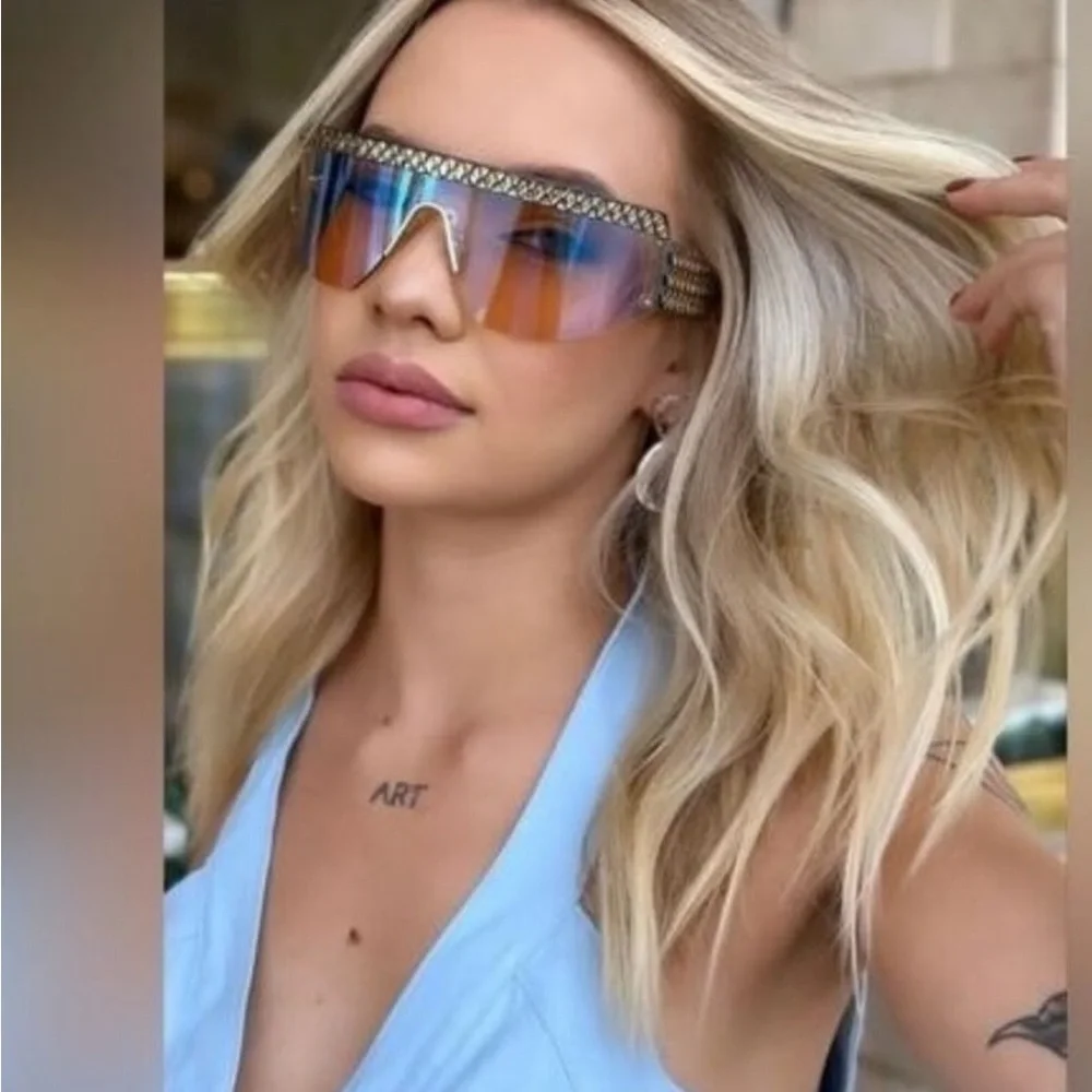 🩵 Swarovski 30X Crystal Embellished Gradient Shield Sunglasses full inclusion - Picture 2 of 12